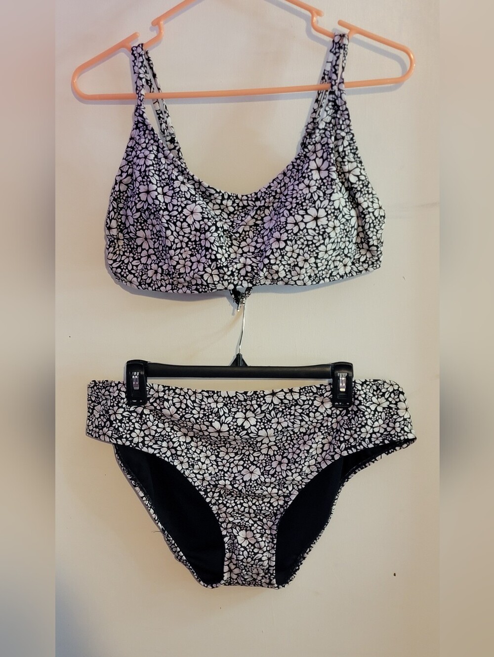 Hurley Black and White Floral Swim Bikini Top and Bottom Set NWT